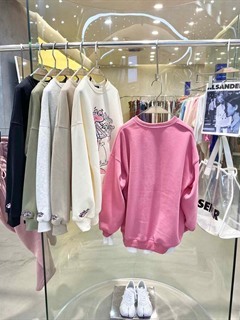 服裝上衣商場全球實拍圖庫_全球零售批發(fā)市場實拍_展會實拍款式圖